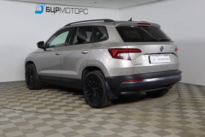 Skoda Karoq I с пробегом 2018 года, цена 1 599 990 рублей, 204884 км, внедорожник, Автокод Объявления