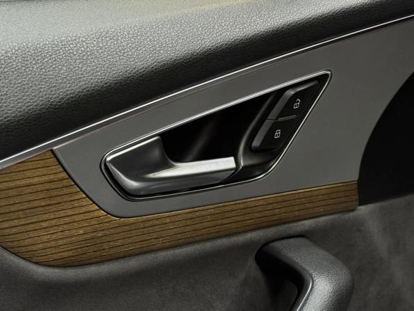 Audi Q7 II (4M) с пробегом 2016 года, цена 3 697 000 рублей, 245707 км, внедорожник, Автокод Объявления