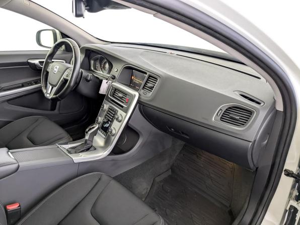Volvo S60 II Рестайлинг с пробегом 2017 года, цена 2 060 000 рублей, 61101 км, седан, Автокод Объявления