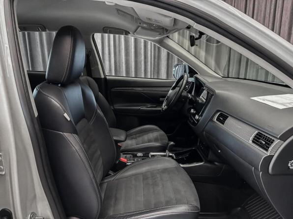 Mitsubishi Outlander III Рестайлинг 3 с пробегом 2021 года, цена 2 500 000 рублей, 66000 км, внедорожник, Автокод Объявления