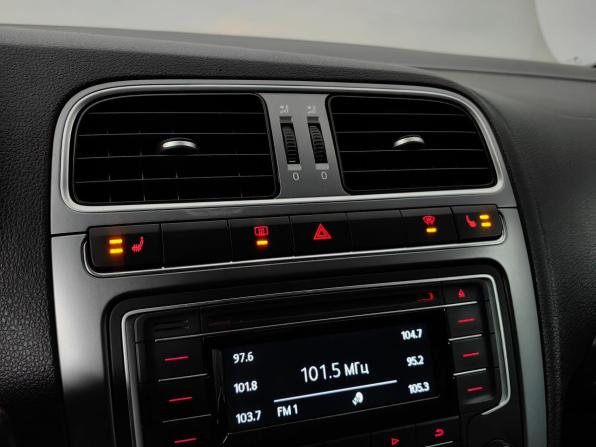 Volkswagen Polo V Рестайлинг с пробегом 2016 года, цена 1 032 000 рублей, 149445 км, седан, Автокод Объявления