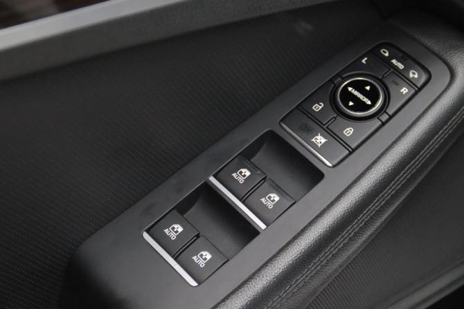 Hyundai Genesis II с пробегом 2015 года, цена 1 995 950 рублей, 178367 км, седан, Автокод Объявления