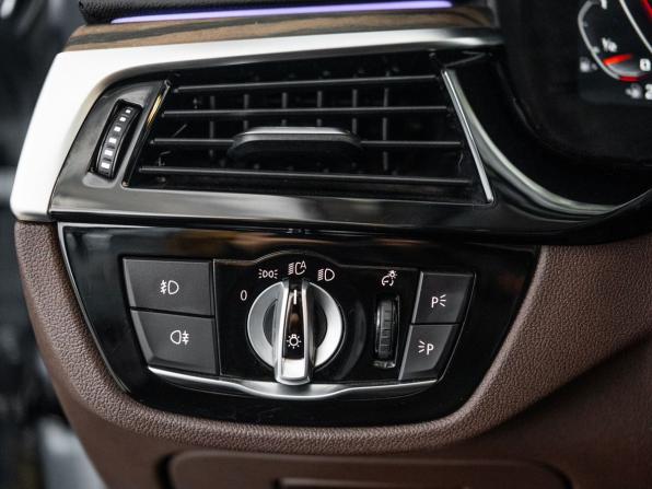 BMW 5 серии VII (G30/G31/G38) с пробегом 2019 года, цена 3 600 000 рублей, 117000 км, седан, Автокод Объявления