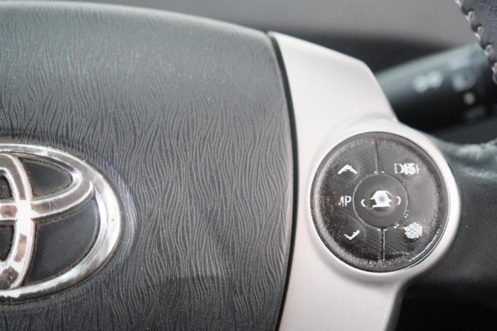 Toyota Prius III Рестайлинг (XW30) Омск  - изображение 14