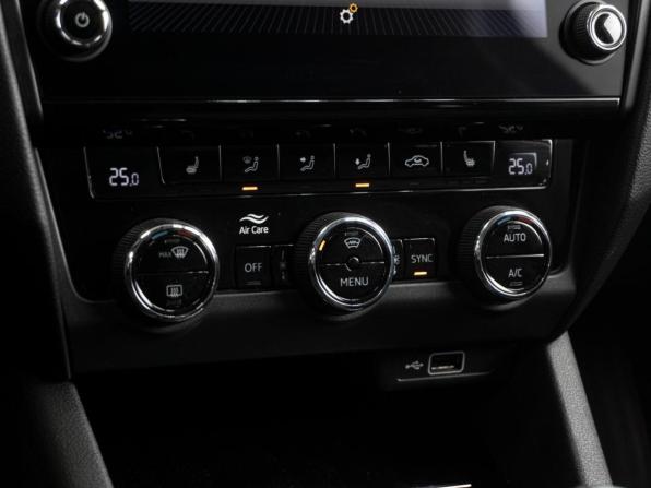 Skoda Octavia III (A7) Рестайлинг с пробегом 2020 года, цена 2 029 000 рублей, 182611 км, лифтбек, Автокод Объявления