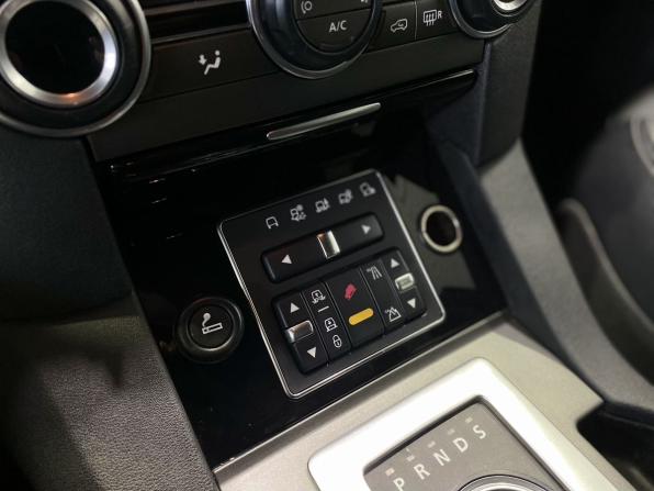 Land Rover Discovery IV Рестайлинг с пробегом 2013 года, цена 2 349 900 рублей, 241000 км, внедорожник, Автокод Объявления