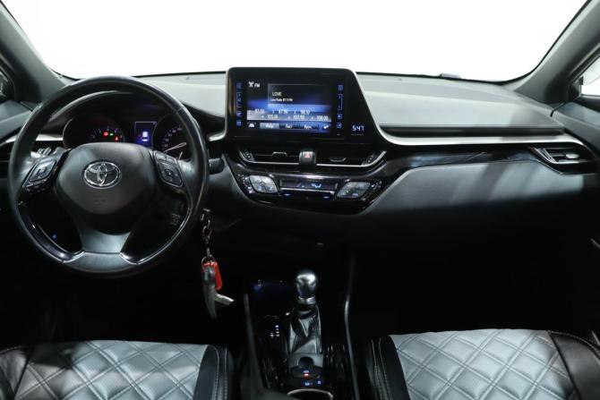 Toyota C-HR I с пробегом 2018 года, цена 2 275 000 рублей, 80532 км, внедорожник, Автокод Объявления