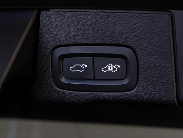 Volvo XC60 II с пробегом 2021 года, цена 3 399 000 рублей, 96792 км, внедорожник, Автокод Объявления