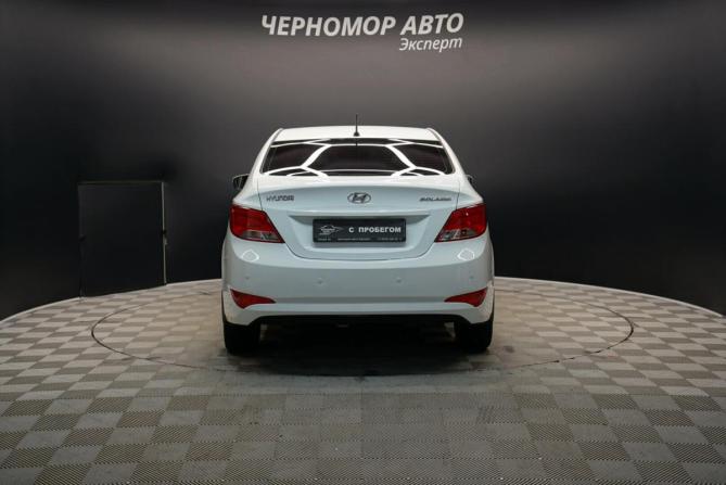 Hyundai Solaris I Рестайлинг с пробегом 2015 года, цена 1 245 000 рублей, 158000 км, седан, Автокод Объявления