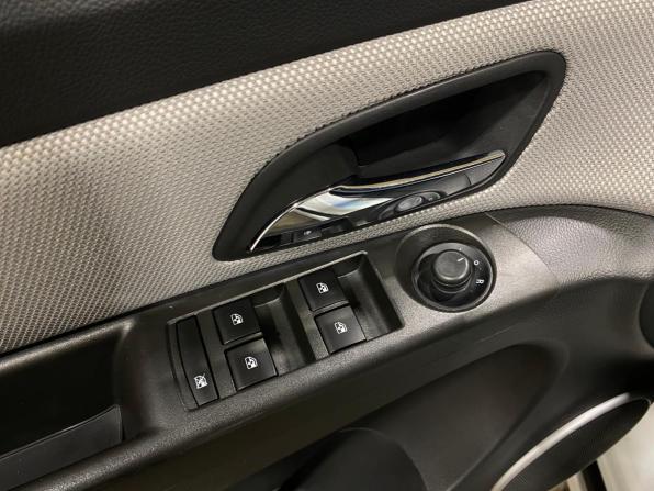 Chevrolet Cruze I Рестайлинг с пробегом 2014 года, цена 1 000 000 рублей, 127195 км, хэтчбек, Автокод Объявления