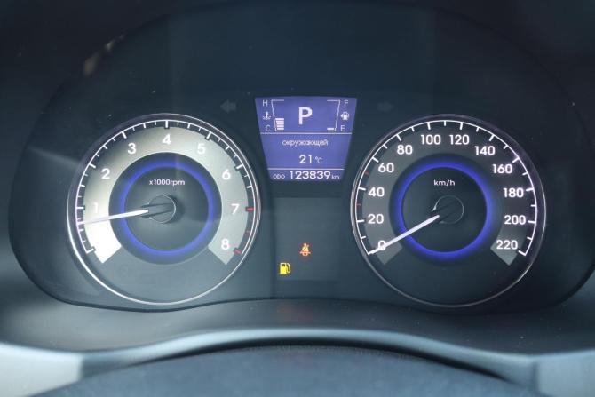 Hyundai Solaris I с пробегом 2014 года, цена 829 000 рублей, 122000 км, хэтчбек, Автокод Объявления