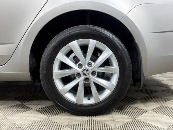 Skoda Octavia III (A7) Рестайлинг с пробегом 2017 года, цена 1 475 000 рублей, 142307 км, лифтбек, Автокод Объявления