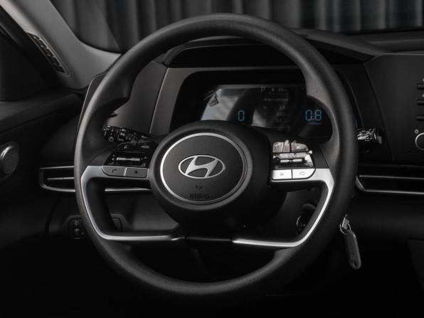 Hyundai Elantra VII (CN7) Рестайлинг с пробегом 2024 года, цена 2 615 000 рублей, 1081 км, седан, Автокод Объявления