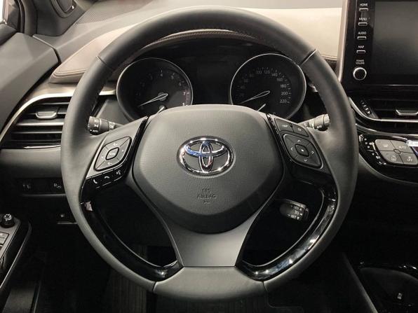 Новый Toyota C-HR I Рестайлинг 2022 года, цена 2 800 000 рублей, внедорожник, Автокод Объявления