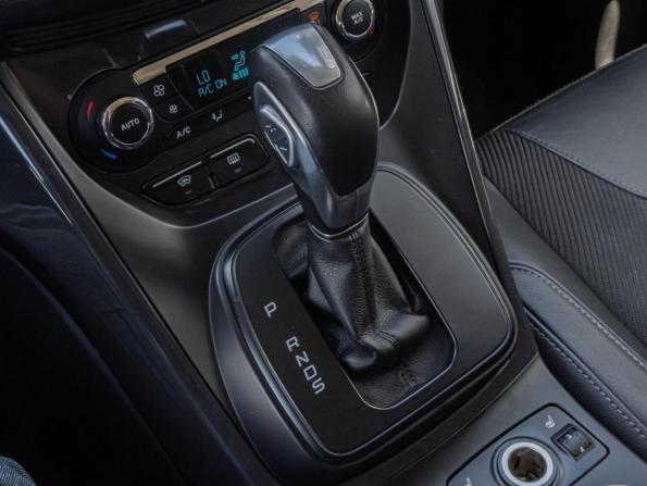Ford Kuga II с пробегом 2015 года, цена 1 069 000 рублей, 248233 км, внедорожник, Автокод Объявления