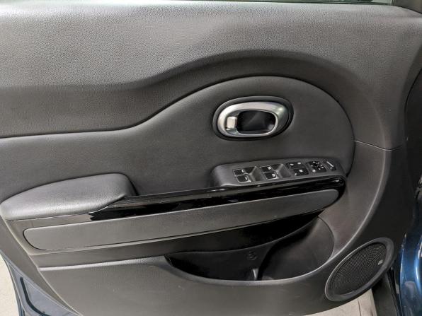 Kia Soul II Рестайлинг с пробегом 2017 года, цена 1 740 000 рублей, 95500 км, хэтчбек, Автокод Объявления