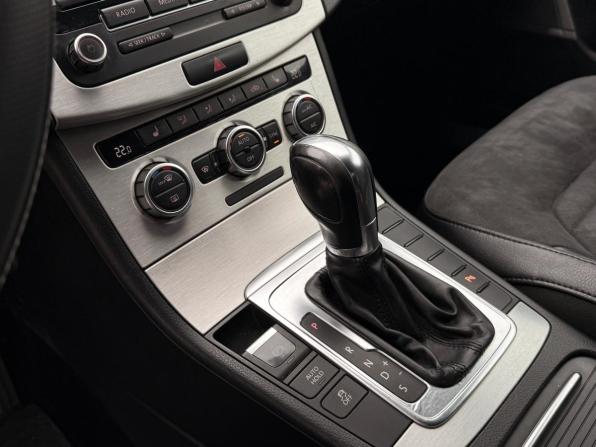 Volkswagen Passat B7 с пробегом 2012 года, цена 875 000 рублей, 259404 км, седан, Автокод Объявления