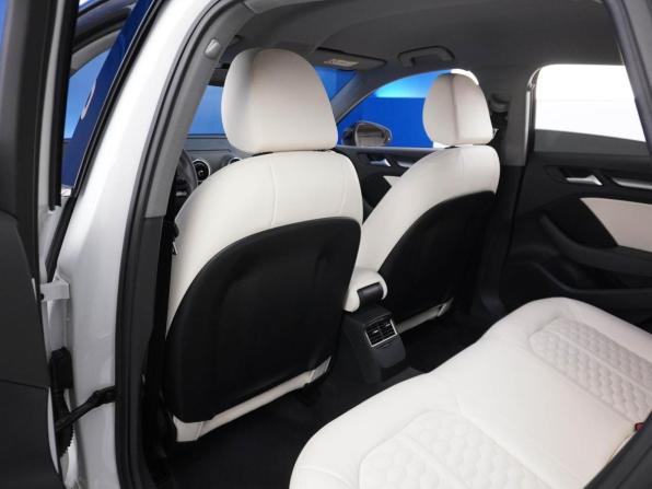 Audi A3 III (8V) Рестайлинг с пробегом 2019 года, цена 1 399 051 рубль, 173677 км, седан, Автокод Объявления