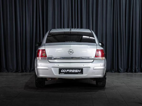 Opel Astra H Рестайлинг с пробегом 2011 года, цена 660 000 рублей, 198938 км, седан, Автокод Объявления