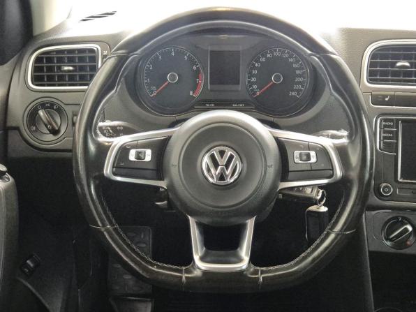 Volkswagen Polo V Рестайлинг с пробегом 2019 года, цена 1 249 000 рублей, 124886 км, седан, Автокод Объявления