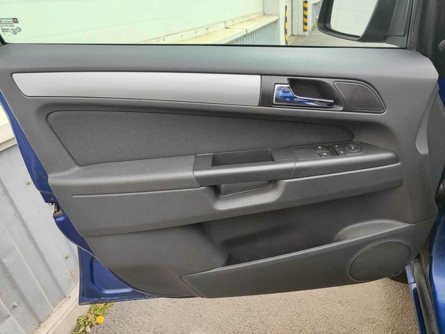 Opel Zafira B Рестайлинг Санкт-Петербург  - изображение 11