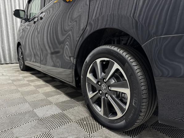 Toyota Esquire I с пробегом 2016 года, цена 1 750 000 рублей, 251872 км, минивэн, Автокод Объявления