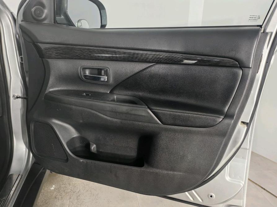Mitsubishi Outlander III Рестайлинг 2 Санкт-Петербург  - изображение 17