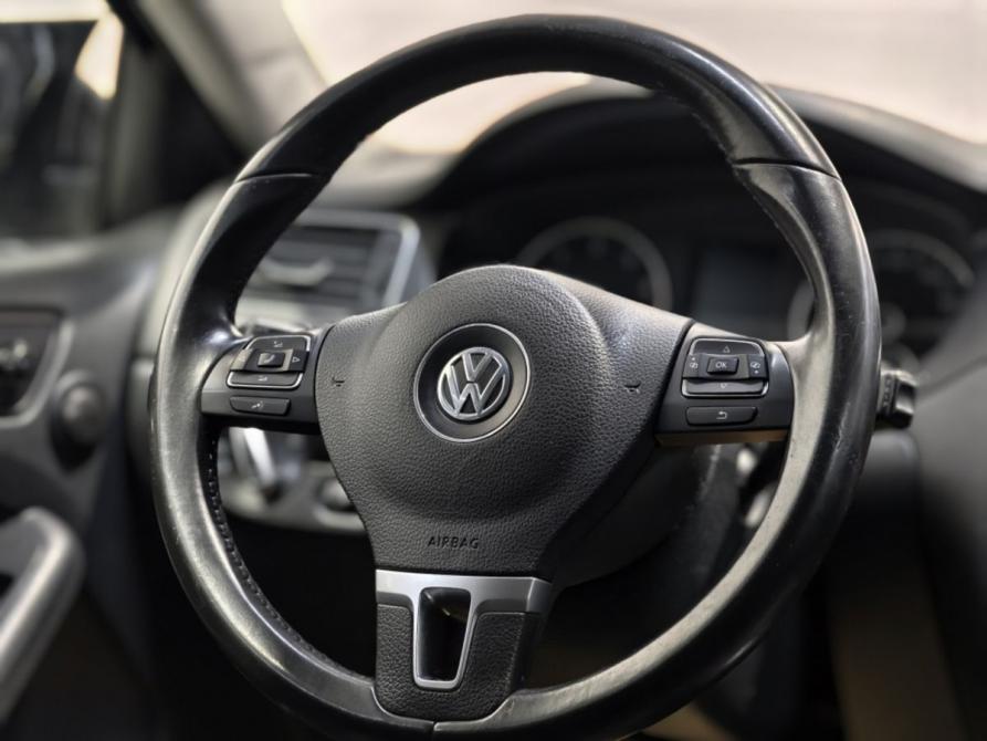 Volkswagen Jetta VI Курск  - изображение 10