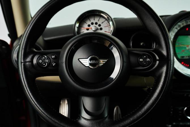 Mini Hatch II (R56) Рестайлинг с пробегом 2013 года, цена 1 369 000 рублей, 123804 км, хэтчбек, Автокод Объявления
