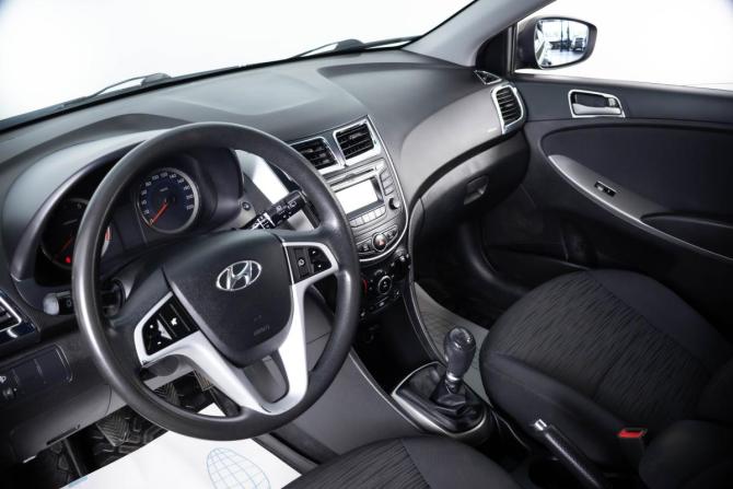 Hyundai Solaris I Рестайлинг с пробегом 2016 года, цена 899 000 рублей, 200302 км, хэтчбек, Автокод Объявления
