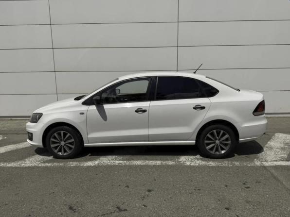 Volkswagen Polo V Рестайлинг с пробегом 2016 года, цена 930 000 рублей, 240188 км, седан, Автокод Объявления