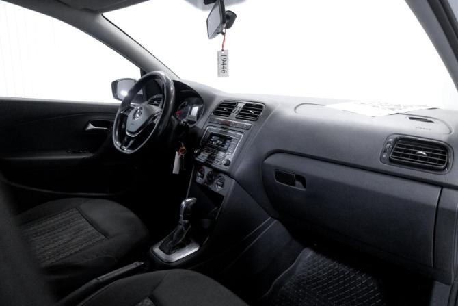 Volkswagen Polo V Рестайлинг с пробегом 2017 года, цена 749 000 рублей, 290100 км, седан, Автокод Объявления