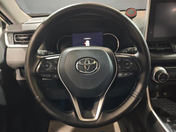 Toyota RAV4 V (XA50) с пробегом 2022 года, цена 3 450 000 рублей, 47231 км, внедорожник, Автокод Объявления