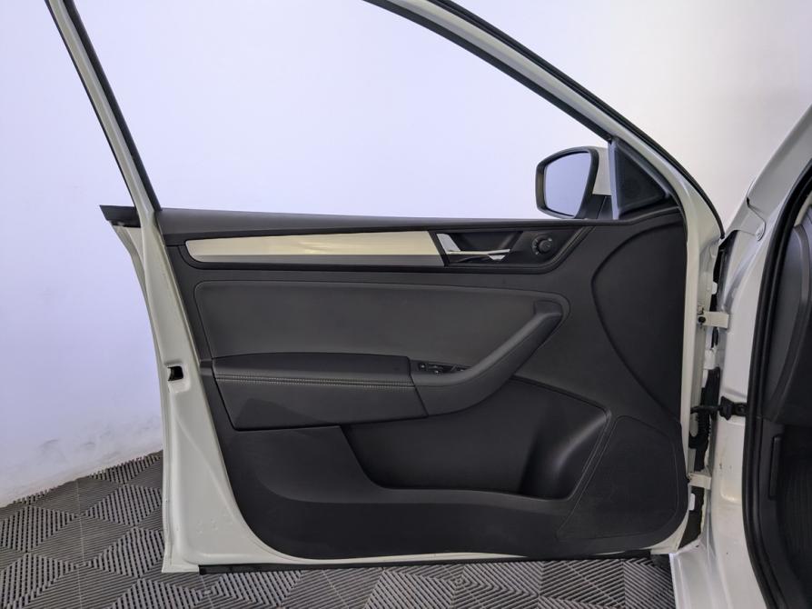 Skoda Rapid I Рестайлинг Москва  - изображение 19