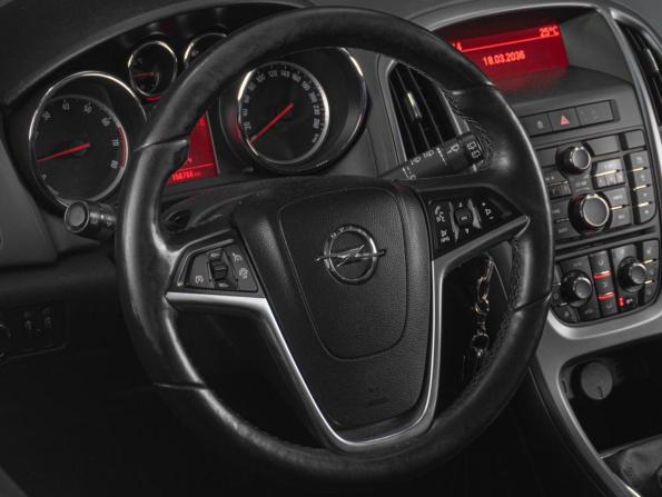 Opel Astra J Рестайлинг с пробегом 2013 года, цена 875 000 рублей, 150766 км, хэтчбек, Автокод Объявления
