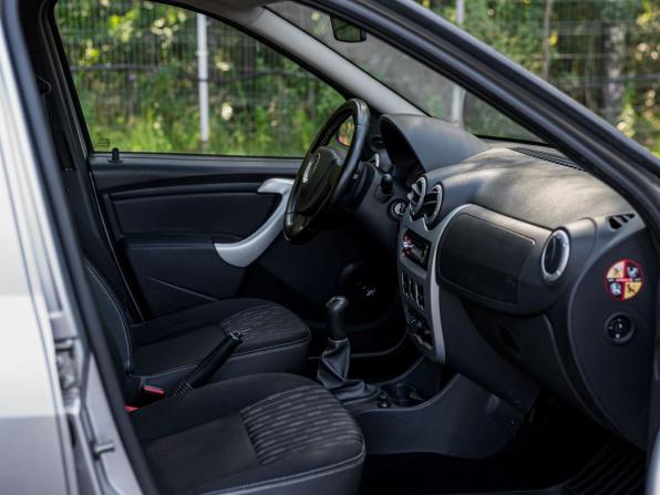 Renault Logan I Рестайлинг с пробегом 2013 года, цена 330 000 рублей, 218236 км, седан, Автокод Объявления