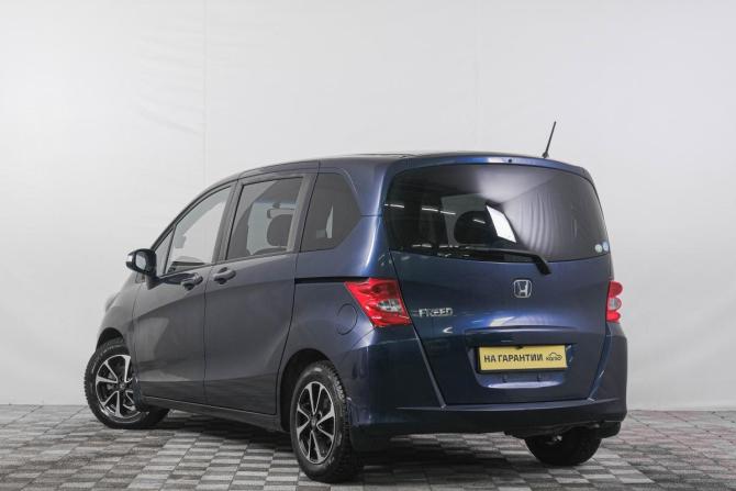 Honda Freed I с пробегом 2010 года, цена 1 149 000 рублей, 108132 км, компактвэн, Автокод Объявления