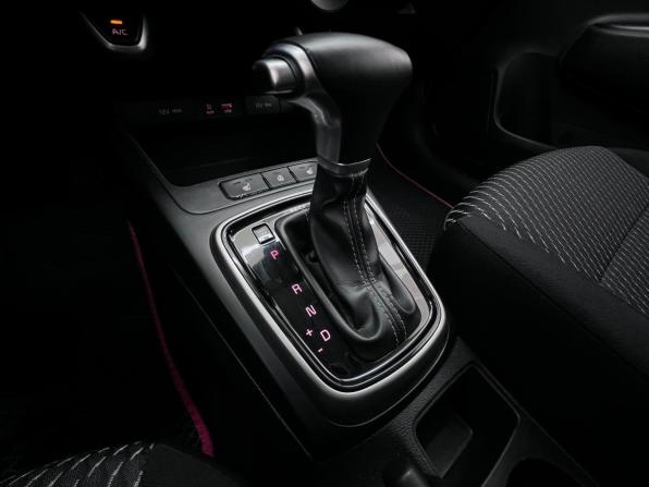 Kia Rio IV с пробегом 2018 года, цена 1 350 000 рублей, 139871 км, седан, Автокод Объявления