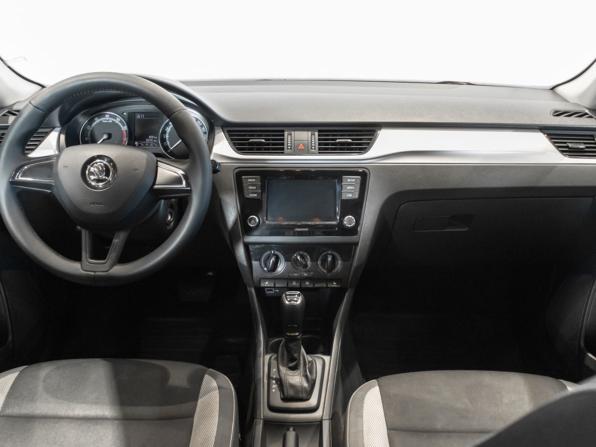 Skoda Rapid I Рестайлинг с пробегом 2019 года, цена 1 360 000 рублей, 83000 км, лифтбек, Автокод Объявления