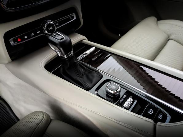 Volvo XC90 II с пробегом 2017 года, цена 3 820 000 рублей, 129857 км, внедорожник, Автокод Объявления