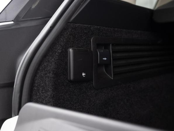Land Rover Range Rover IV Рестайлинг с пробегом 2018 года, цена 5 390 550 рублей, 100550 км, внедорожник, Автокод Объявления