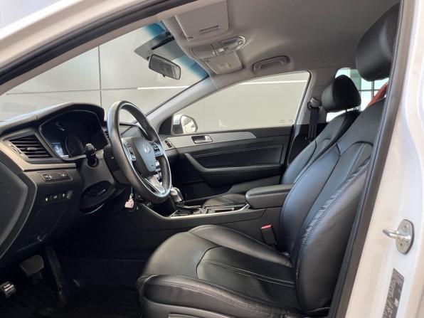 Hyundai Sonata VII (LF) Рестайлинг с пробегом 2019 года, цена 1 999 000 рублей, 63370 км, седан, Автокод Объявления