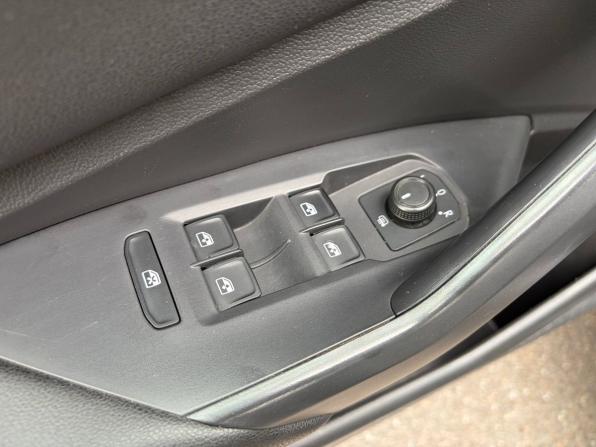 Volkswagen Jetta VII с пробегом 2018 года, цена 1 285 000 рублей, 128000 км, седан, Автокод Объявления