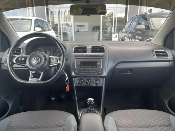 Volkswagen Polo V Рестайлинг с пробегом 2020 года, цена 1 350 000 рублей, 90000 км, седан, Автокод Объявления