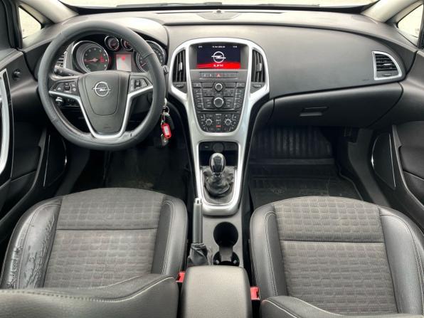 Opel Astra J Рестайлинг с пробегом 2014 года, цена 830 000 рублей, 155693 км, хэтчбек, Автокод Объявления