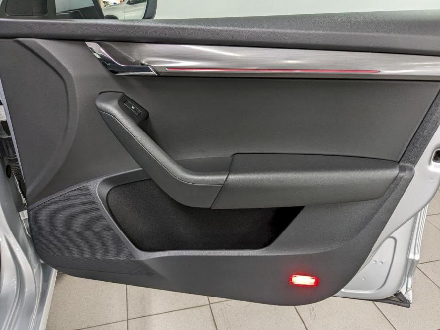 Skoda Octavia III (A7) Рестайлинг Москва  - изображение 19