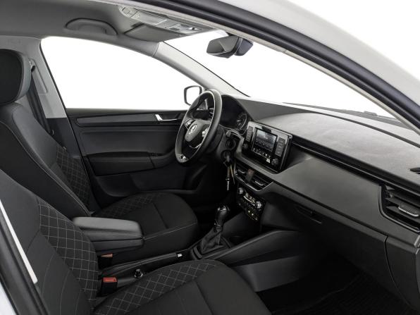 Skoda Rapid II с пробегом 2022 года, цена 1 740 000 рублей, 50751 км, лифтбек, Автокод Объявления