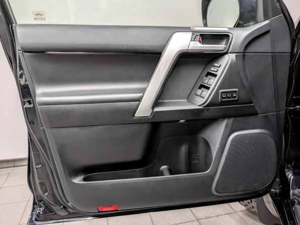 Toyota Land Cruiser Prado 150 Series Рестайлинг 2 с пробегом 2019 года, цена 4 800 000 рублей, 165000 км, внедорожник, Автокод Объявления