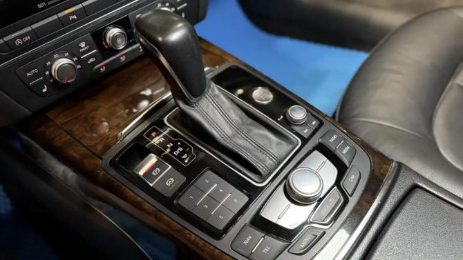 Audi A6 IV (C7) Рестайлинг с пробегом 2015 года, цена 2 100 000 рублей, 119000 км, седан, Автокод Объявления