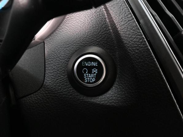 Ford Focus III Рестайлинг с пробегом 2015 года, цена 935 000 рублей, 245794 км, хэтчбек, Автокод Объявления